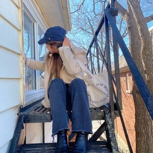 Meet your Posher, Jean